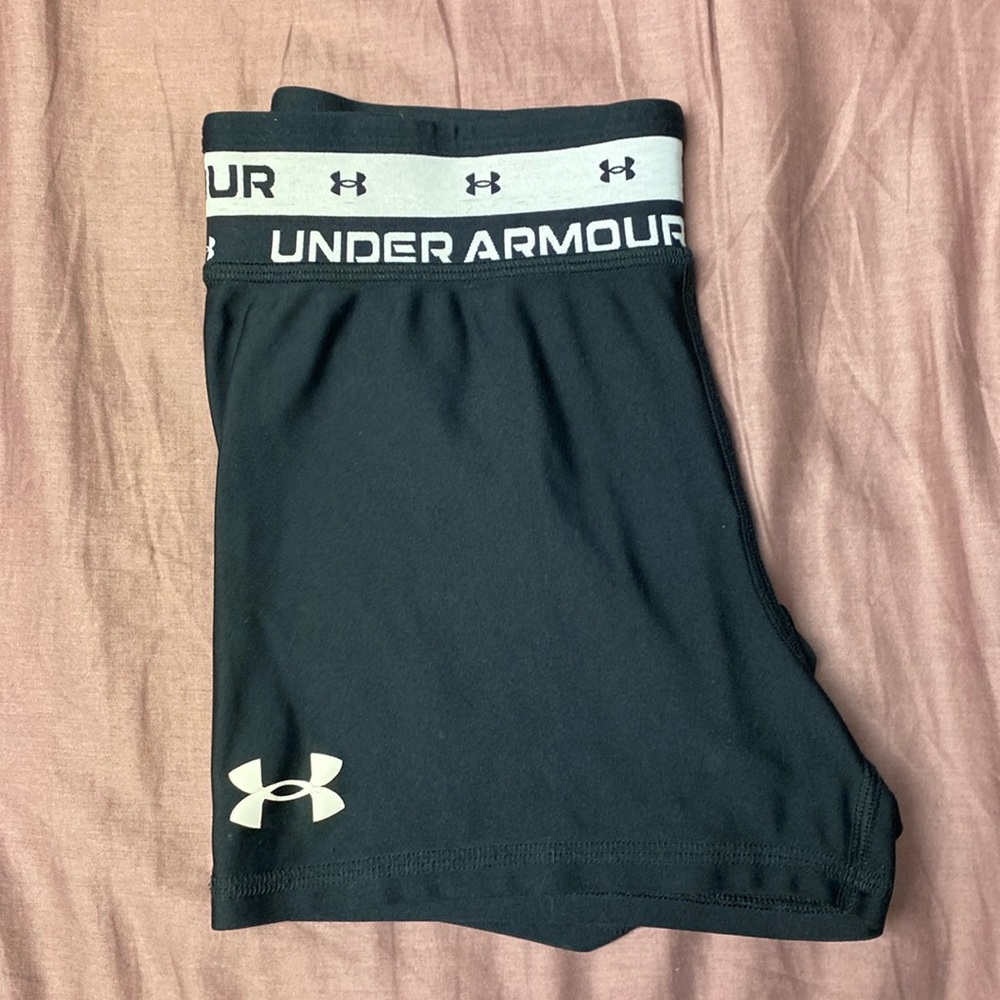 Under Armor womens size small shorts